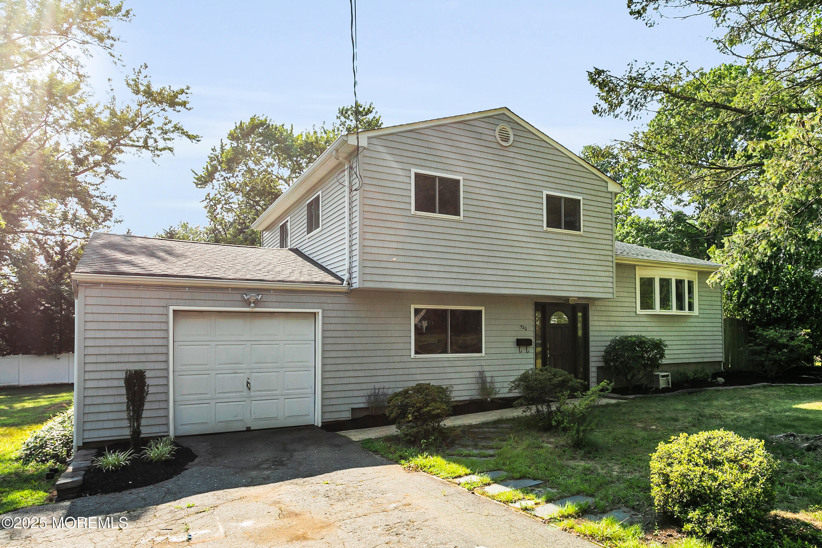 Property Photo:  520 East Road  NJ 07718 