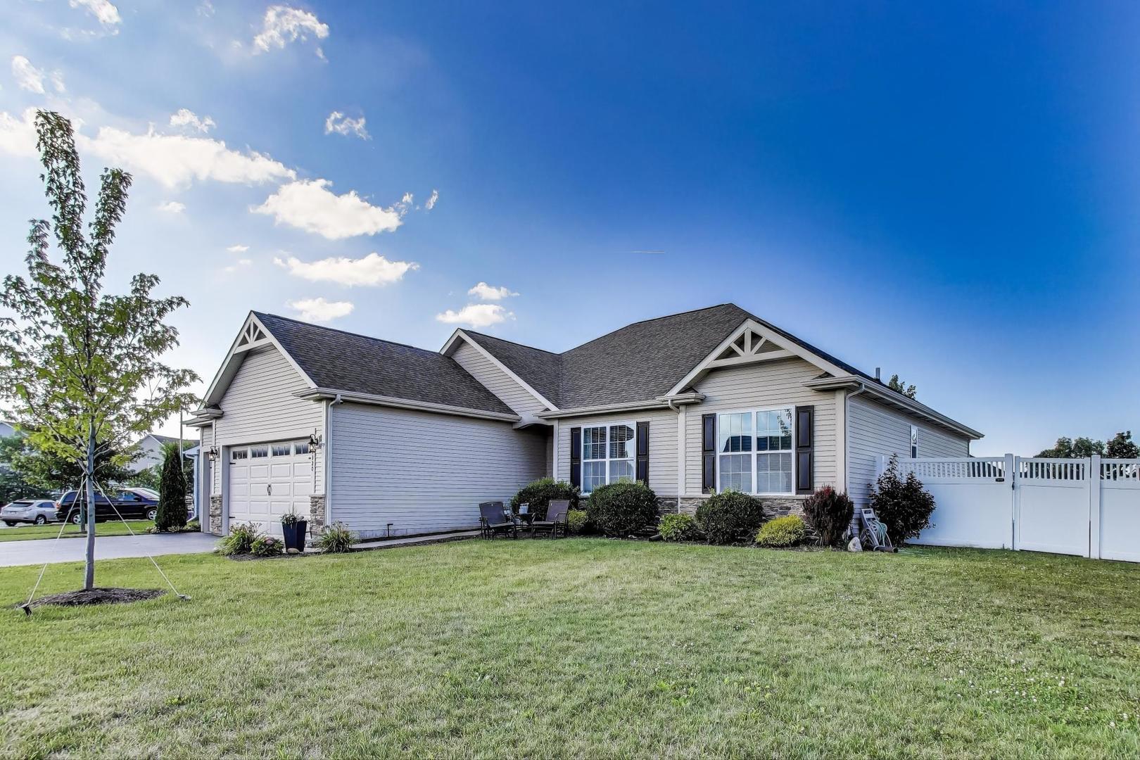 Property Photo:  2320 Coventry Circle  IL 60178 