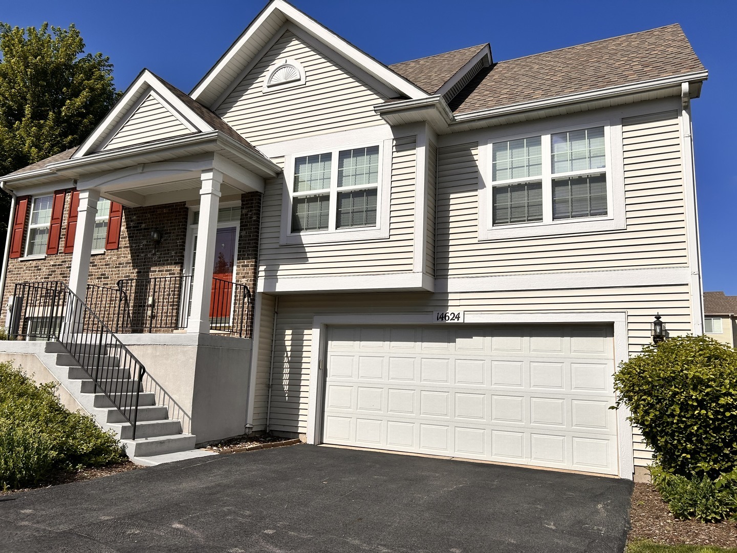Property Photo:  14624 Paul Revere Lane 14624  IL 60544 