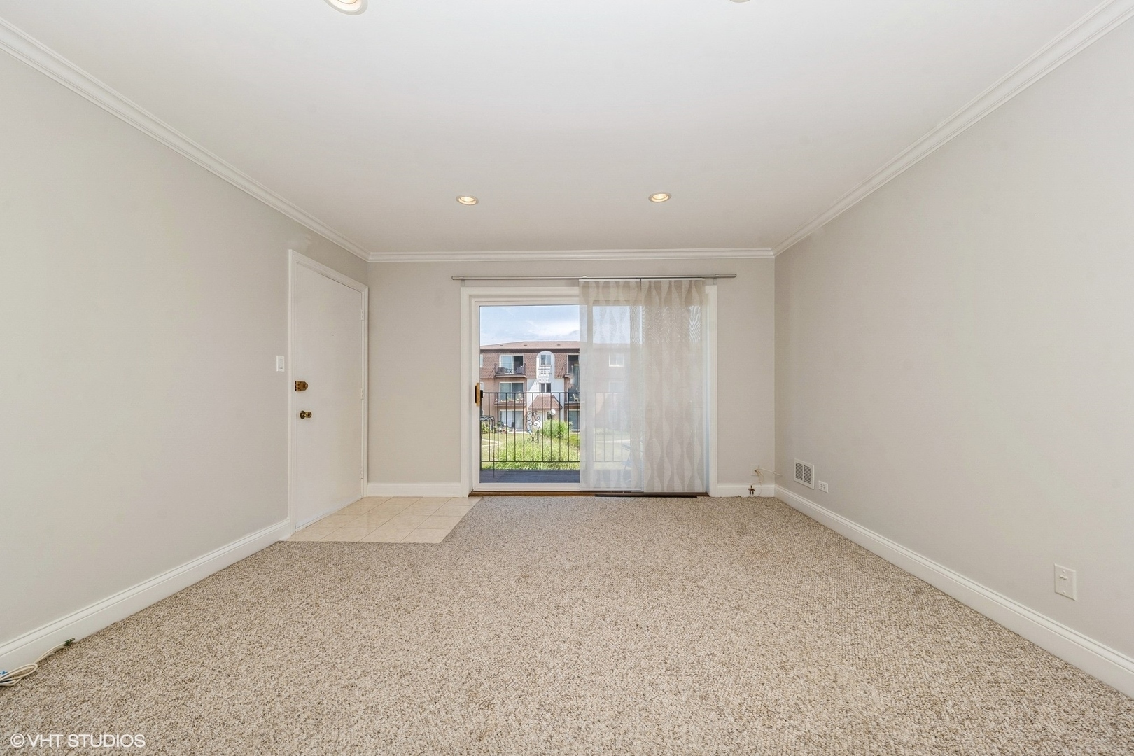 Property Photo:  9470 Bay Colony Drive 2S  IL 60016 