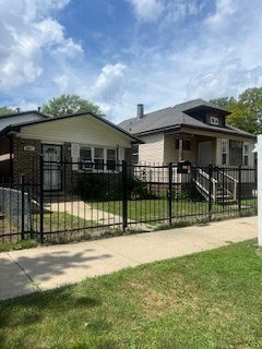 Property Photo: 9236 S Drexel Avenue IL 60619