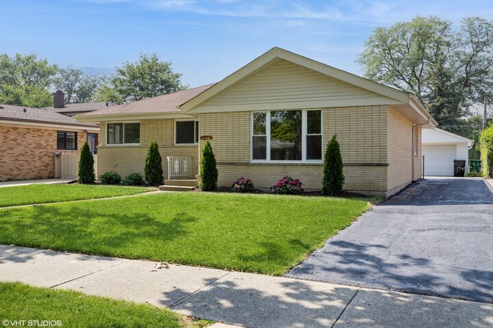 10419 Preston Street  Westchester IL 60154 photo