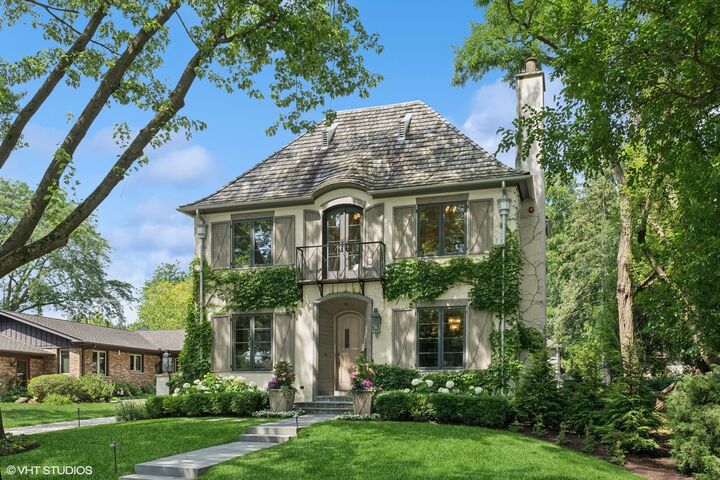 738 S Grove Avenue  Barrington IL 60010 photo
