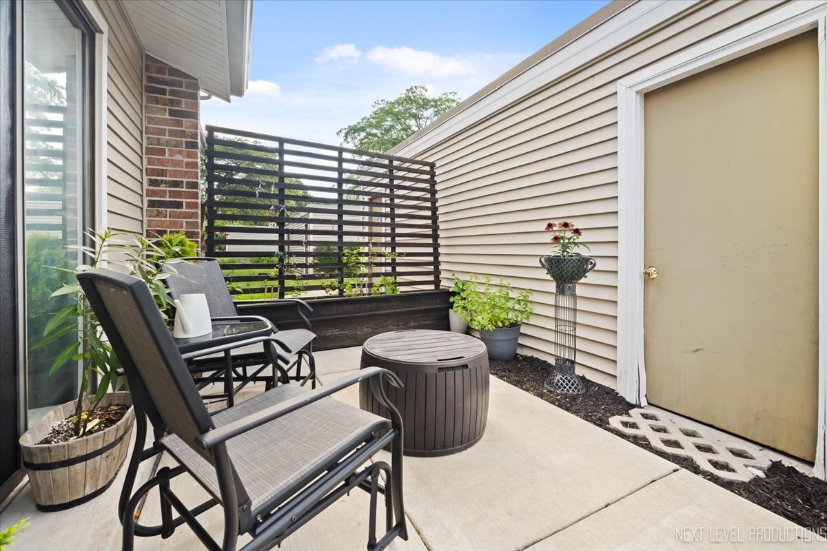Property Photo: 1061 Cascade Drive IL 60506