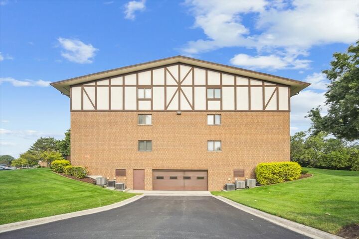 Property Photo: 11030 S Theresa Circle 3D IL 60465