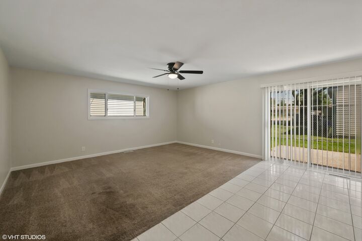 Property Photo:  564 White Oak Road  IL 60440 