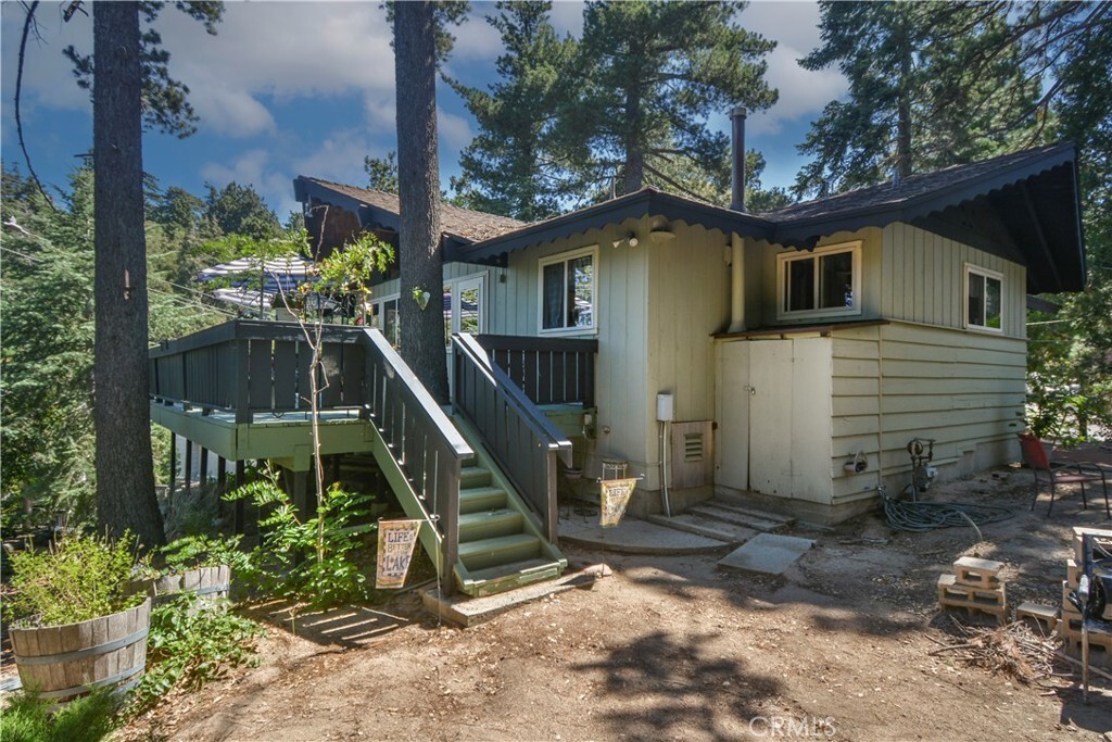 Property Photo: 1121 Chateau Drive CA 92325