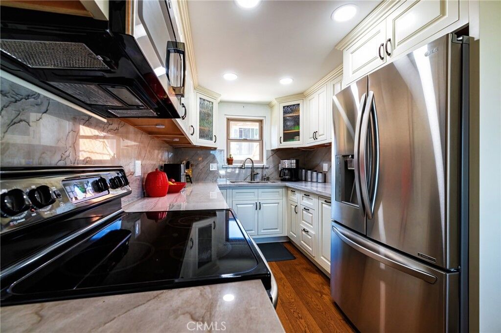 Property Photo:  2125 Temple Avenue 2  CA 90755 