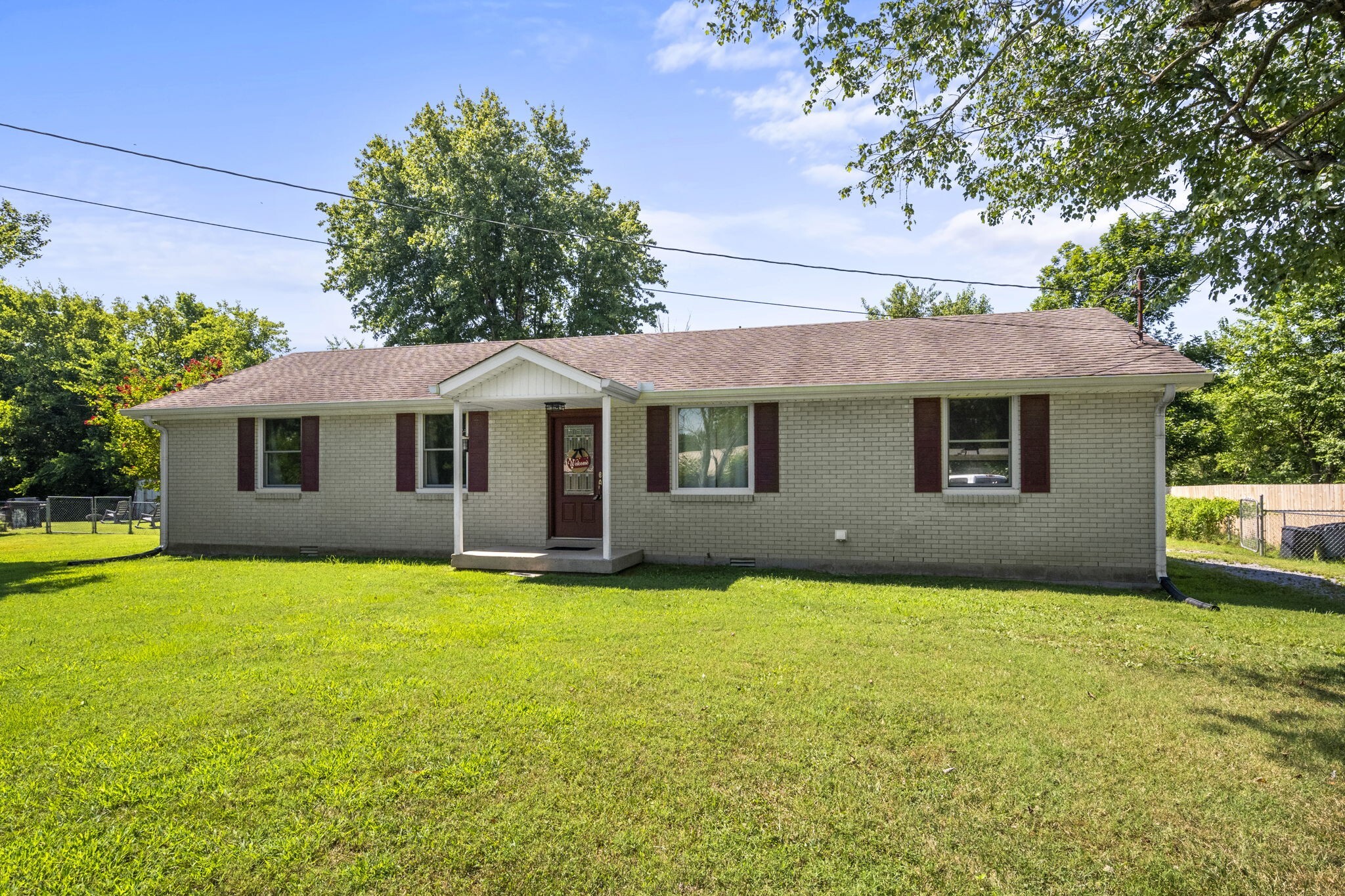 Property Photo:  309 Peggy Dr  TN 37032 