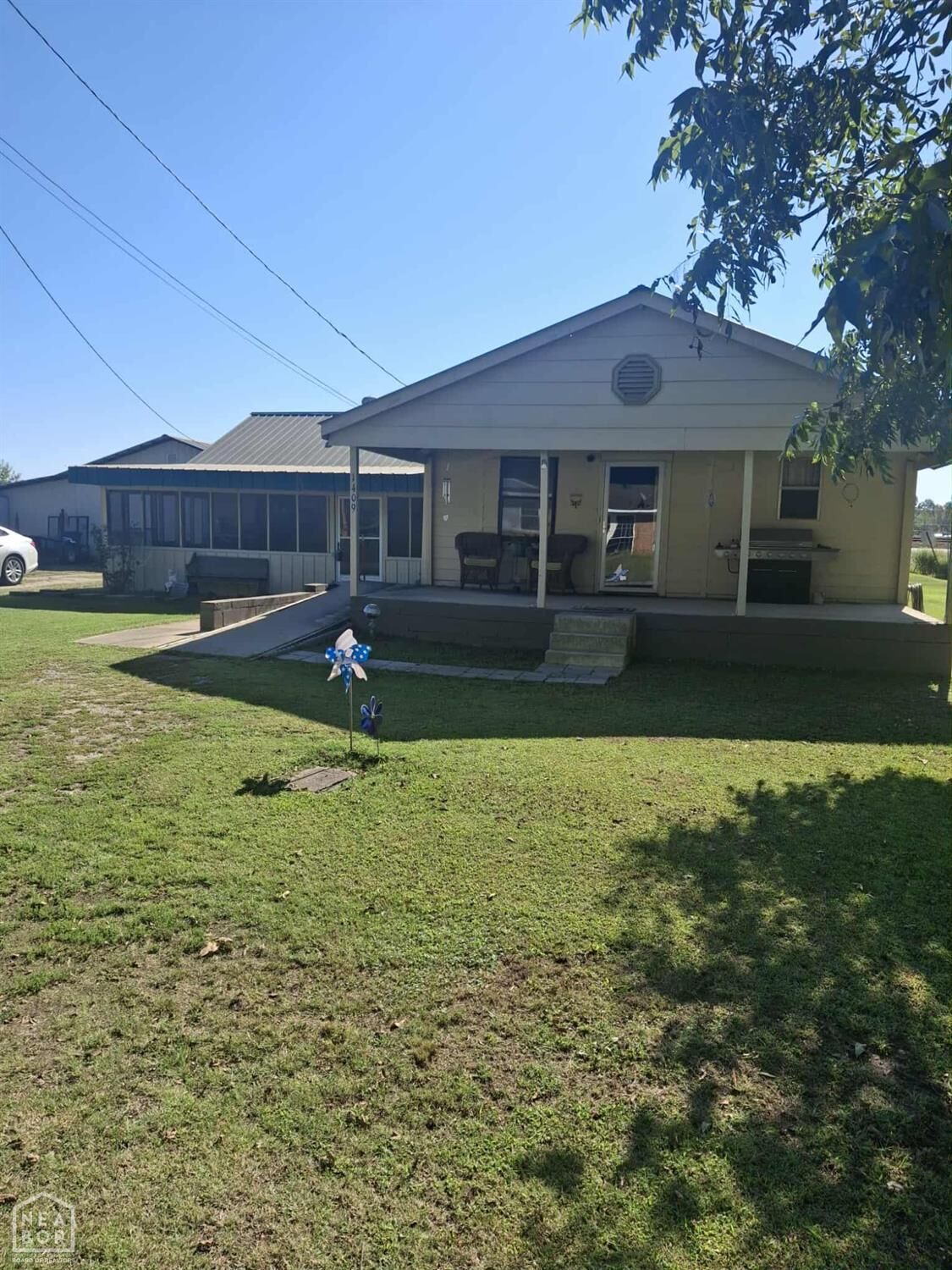 Property Photo:  1409 SW Broad Street  AR 72433 