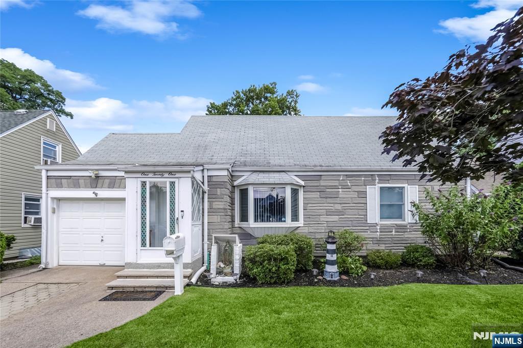 121 Lincoln Avenue  Elmwood Park NJ 07407 photo