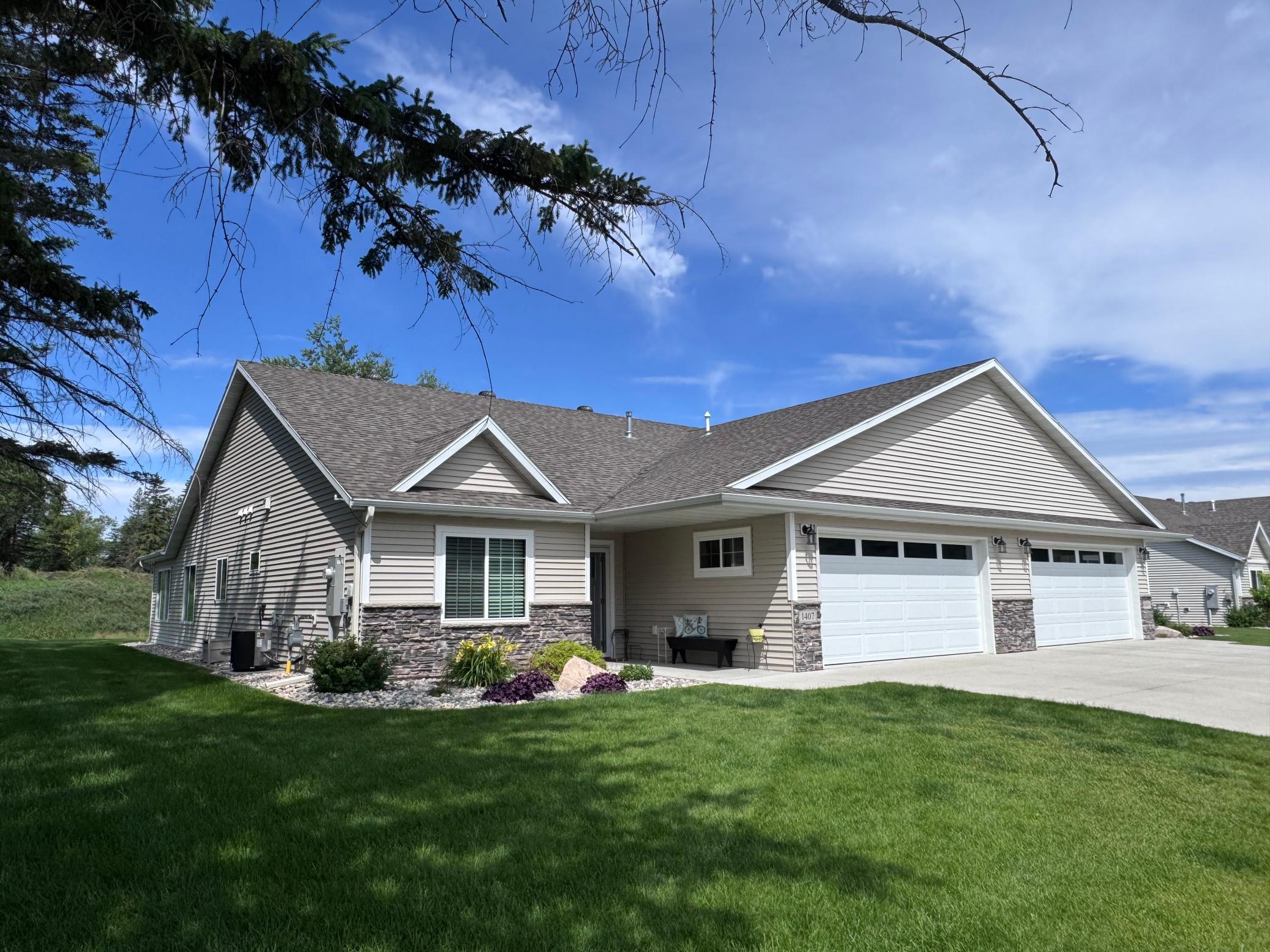 Property Photo: 1407 Park Street MN 56537