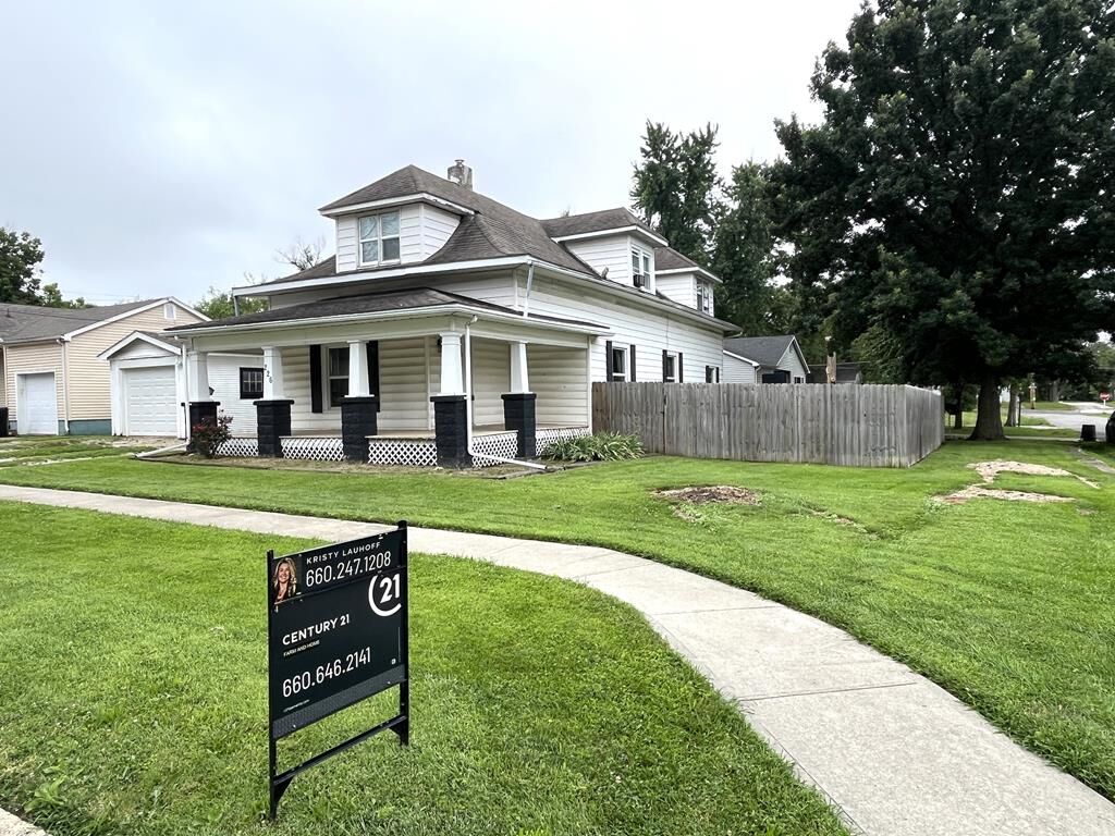 Property Photo: 226 Jfk MO 64601