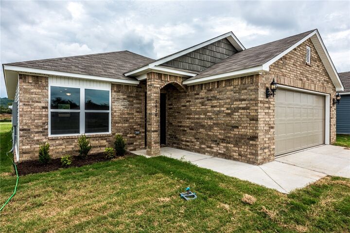 Property Photo: 5026 Claxton Circle AR 72704