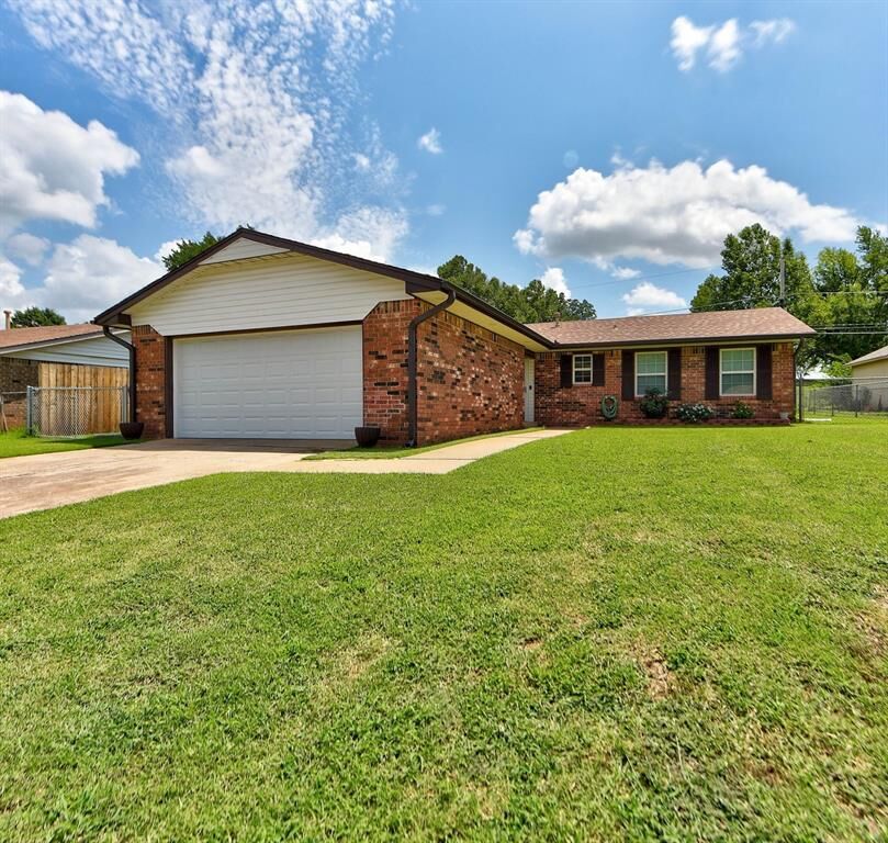 Property Photo:  3125 Glenwood Drive  OK 73018 