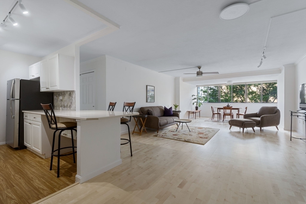 Property Photo:  6 Whittier Pl 7E  MA 02114 