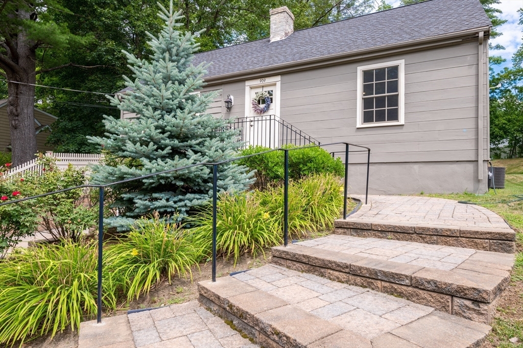 Property Photo:  909 Main St  MA 01940 