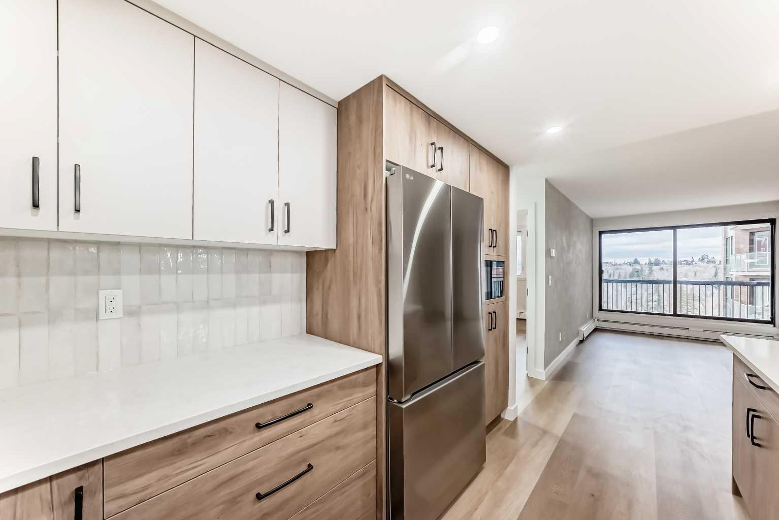 Property Photo: 225 25 Avenue SW 806 AB T2S 2V2