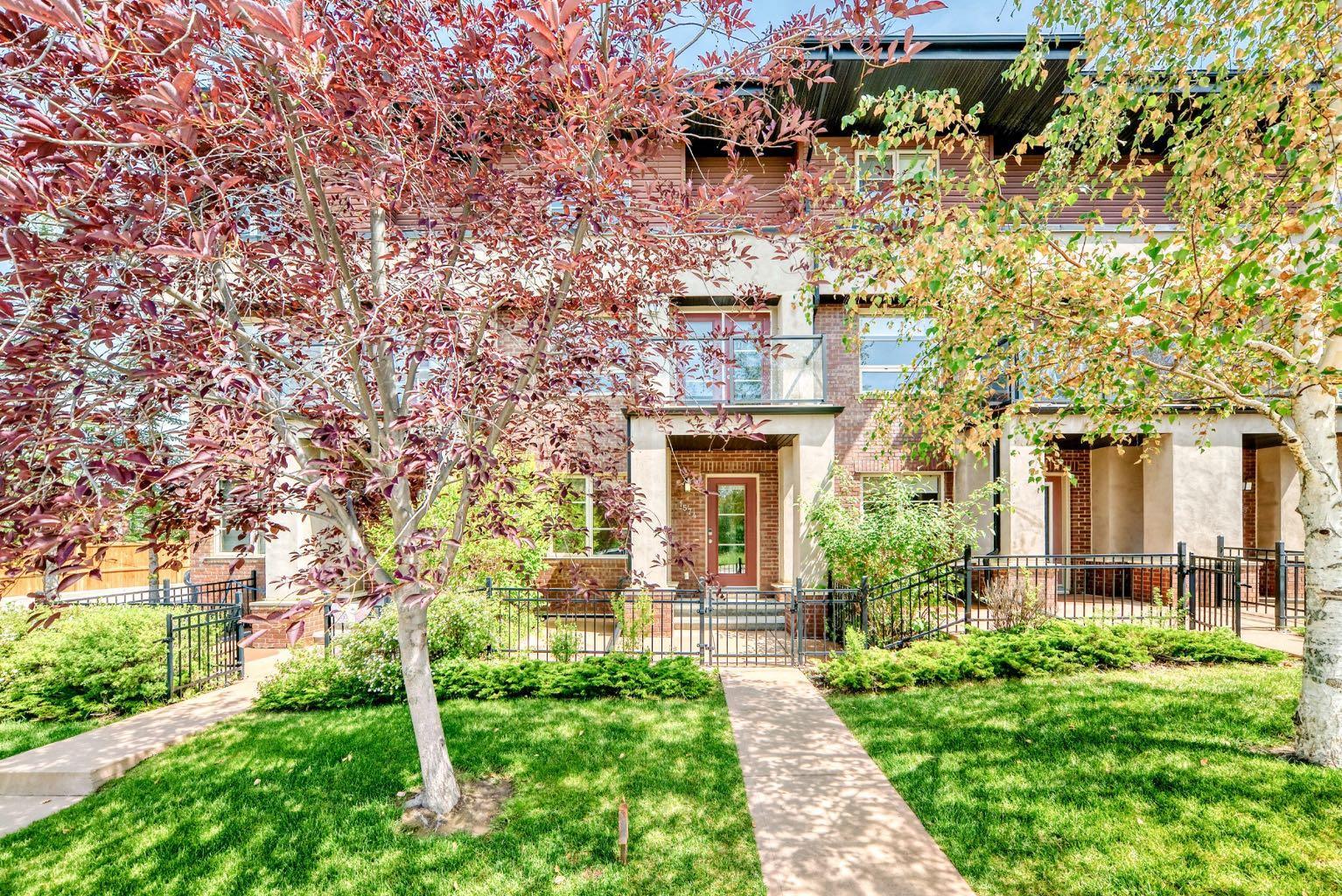 Property Photo:  1574 93 Street SW  AB T3H 0P3 
