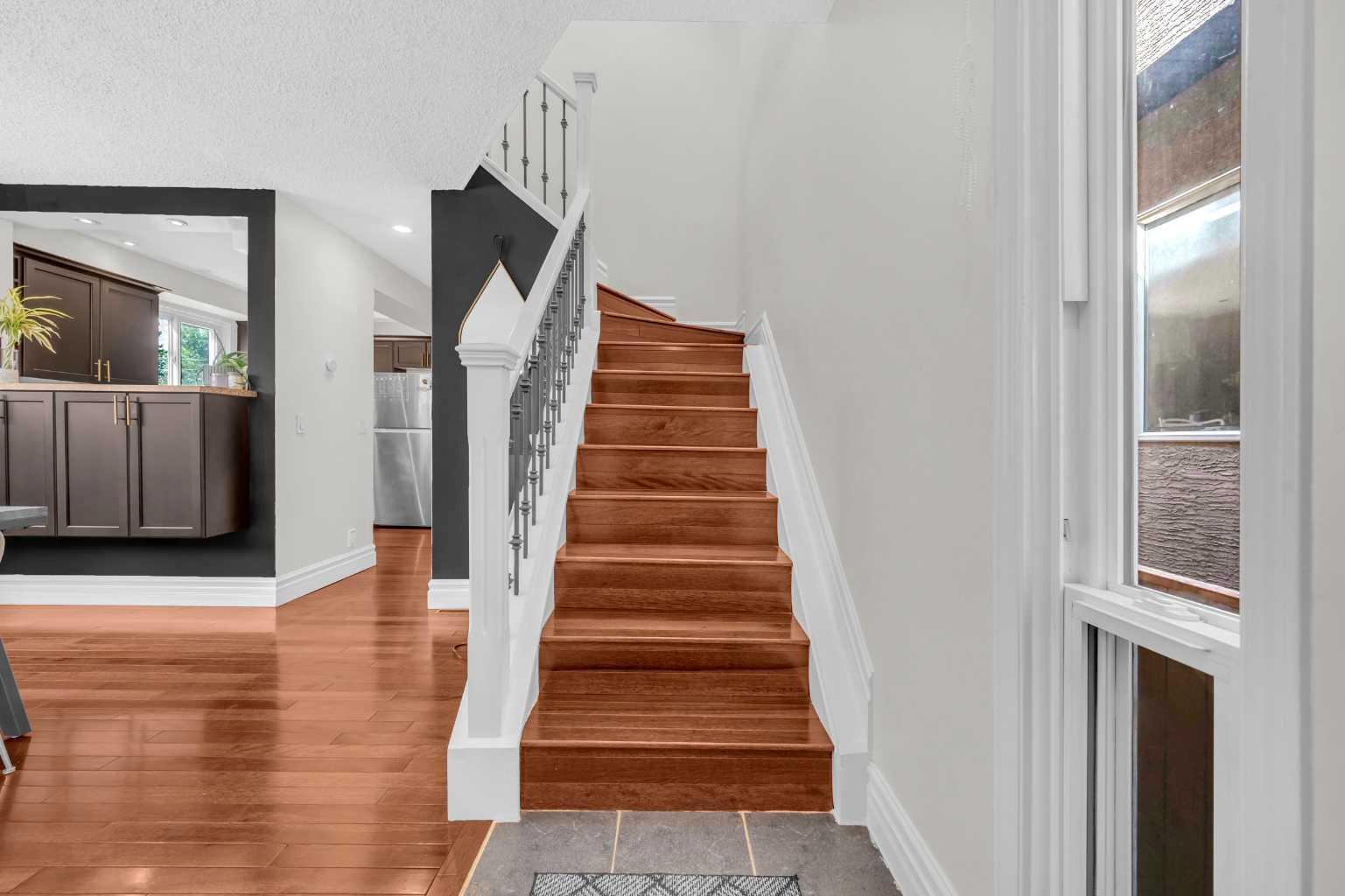 Photo de la propriété: 252 21 Avenue NE AB T2E 1S4
