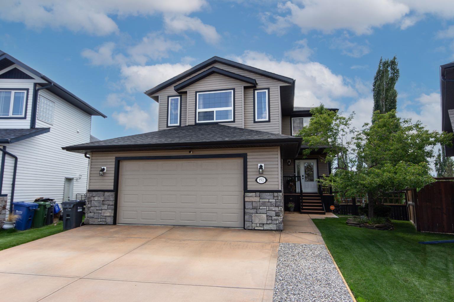 Property Photo:  152 Iverson Close  AB T4R 3M8 