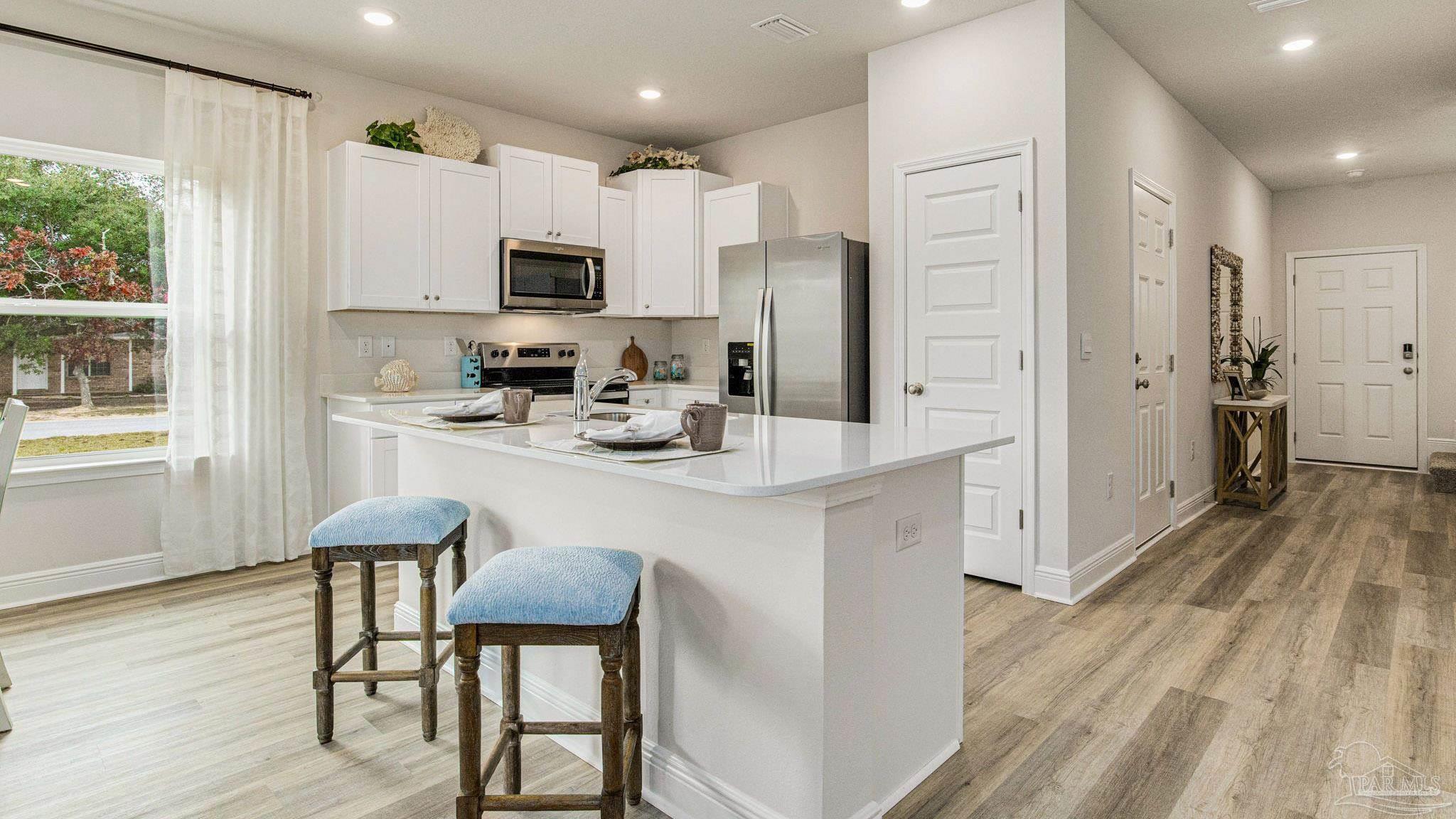 Property Photo: 2595 Cliff Hollow Cir FL 32563
