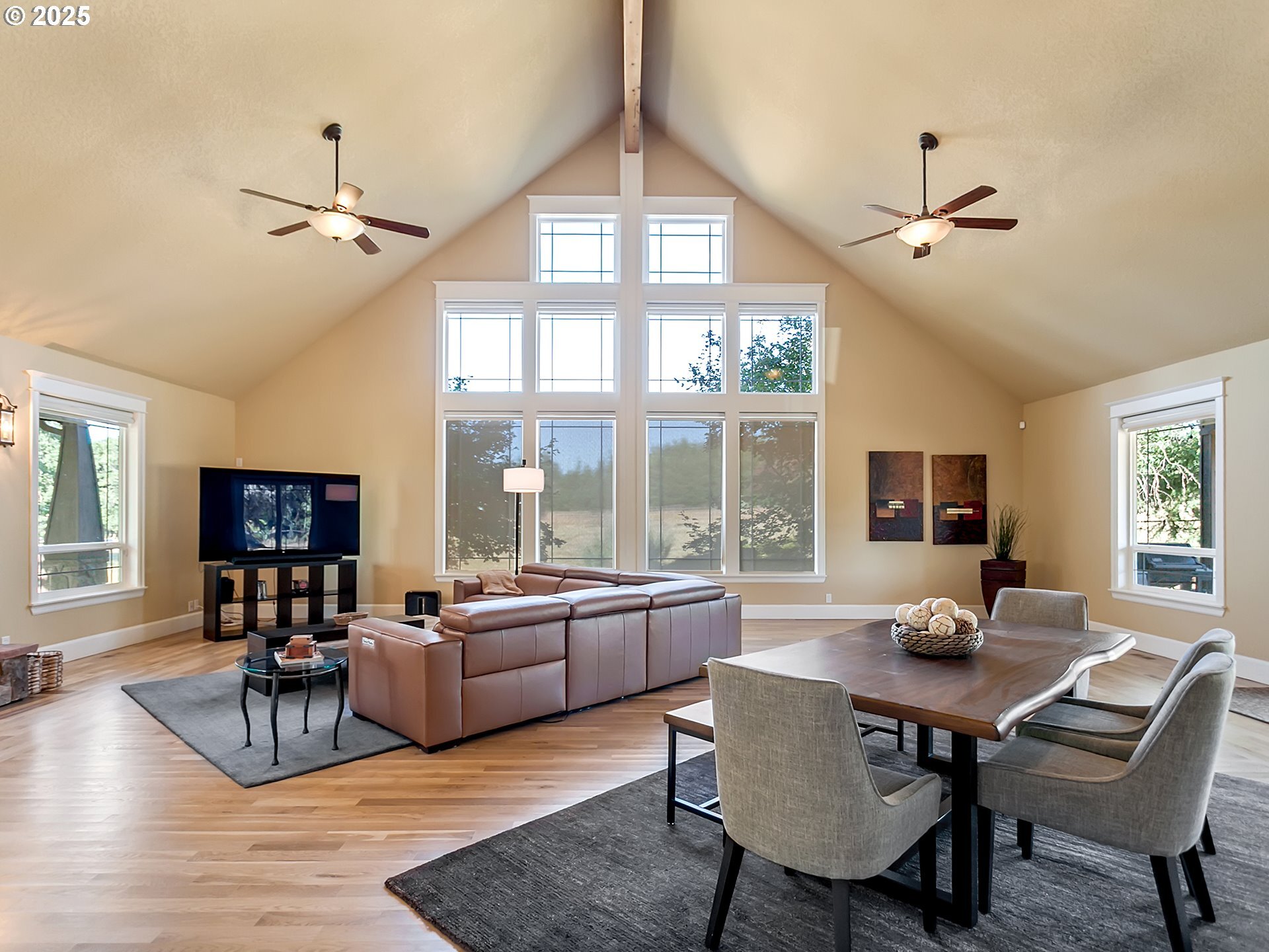 Property Photo:  37658 S Highway 213  OR 97362 