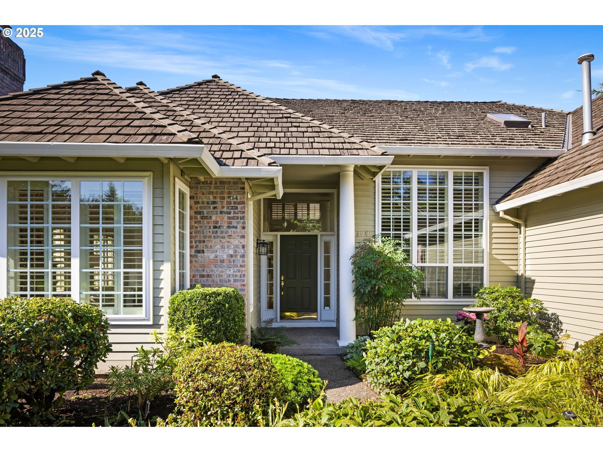 Property Photo:  13980 Amberwood Cir  OR 97035 
