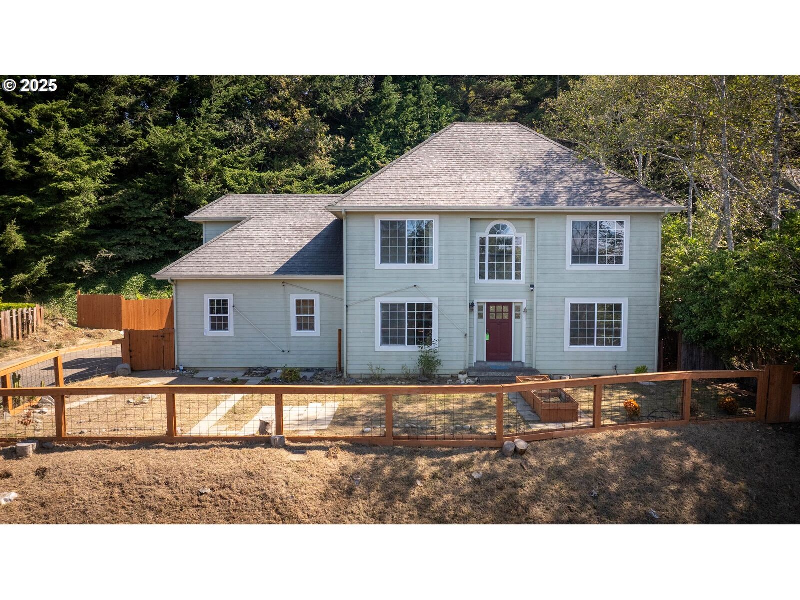 Property Photo: 2279 Hamilton St OR 97459