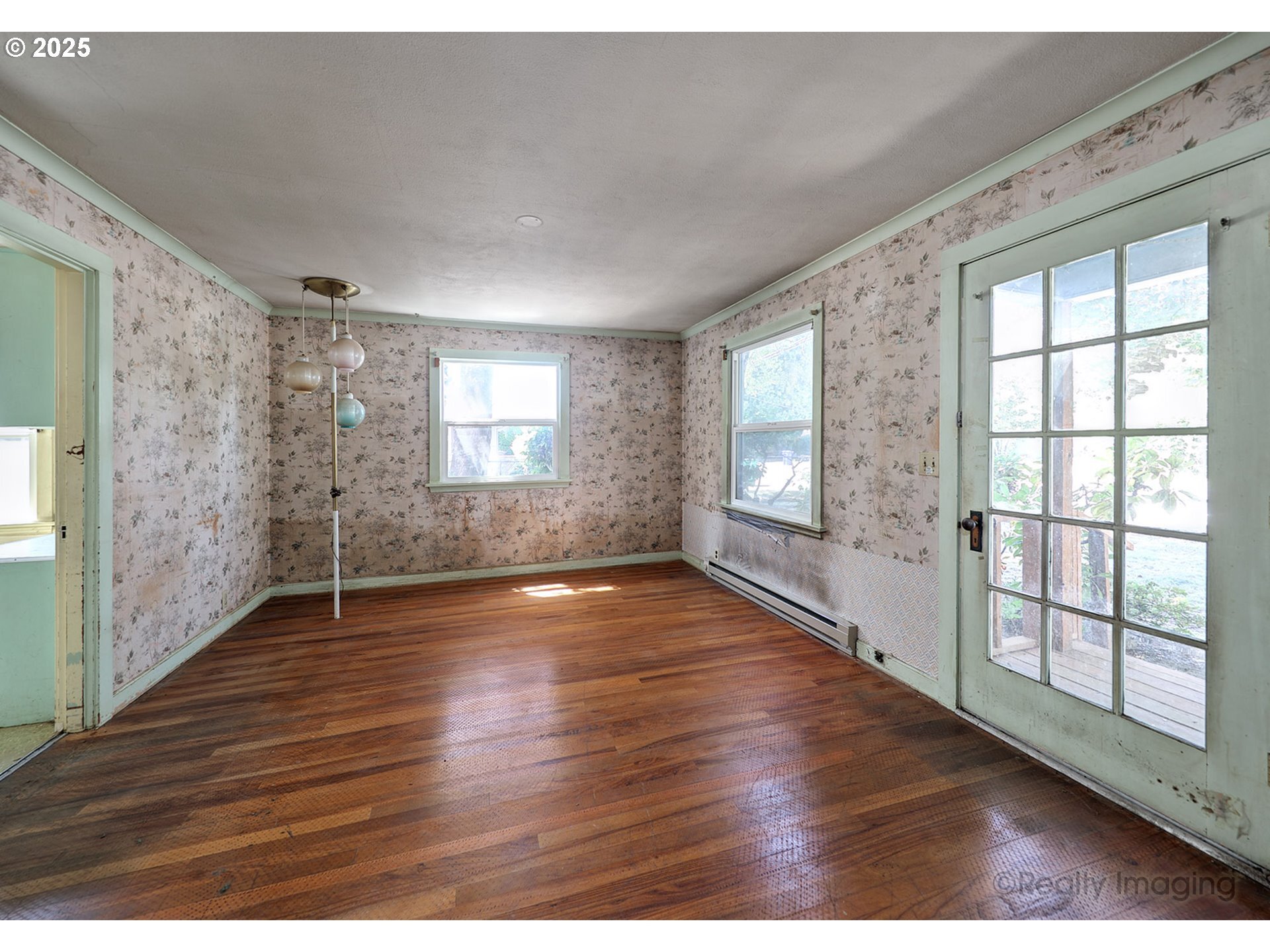 Property Photo: 16440 SE Main St OR 97233