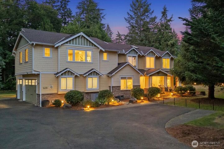 Property Photo:  16218 NE 195th Street  WA 98072 