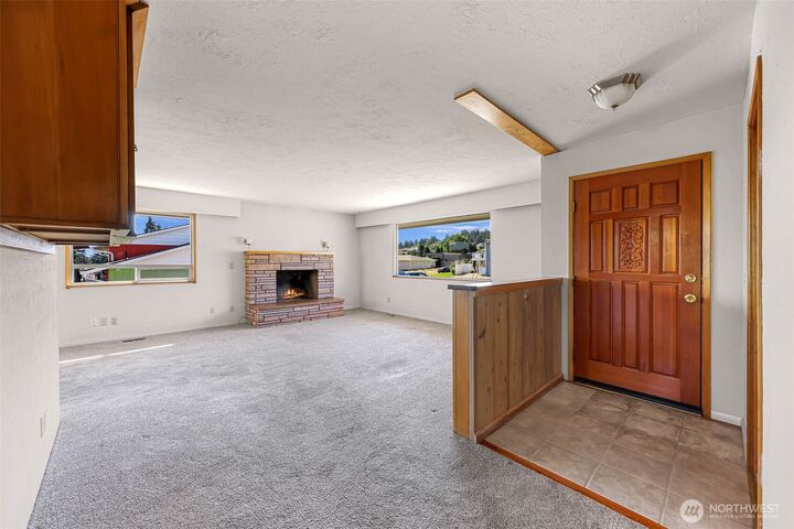 Property Photo:  1214  38th Street  WA 98221 