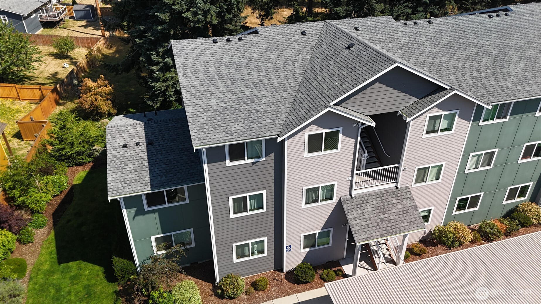 Property Photo: 1621 SW Mulberry Place D201 WA 98277