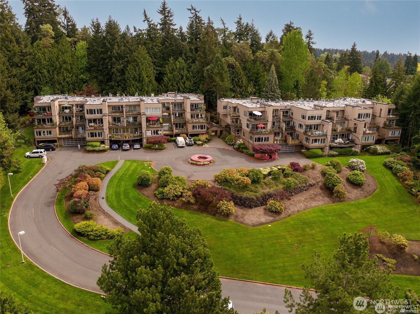 Property Photo:  11122 NE 41st Drive 37  WA 98033 