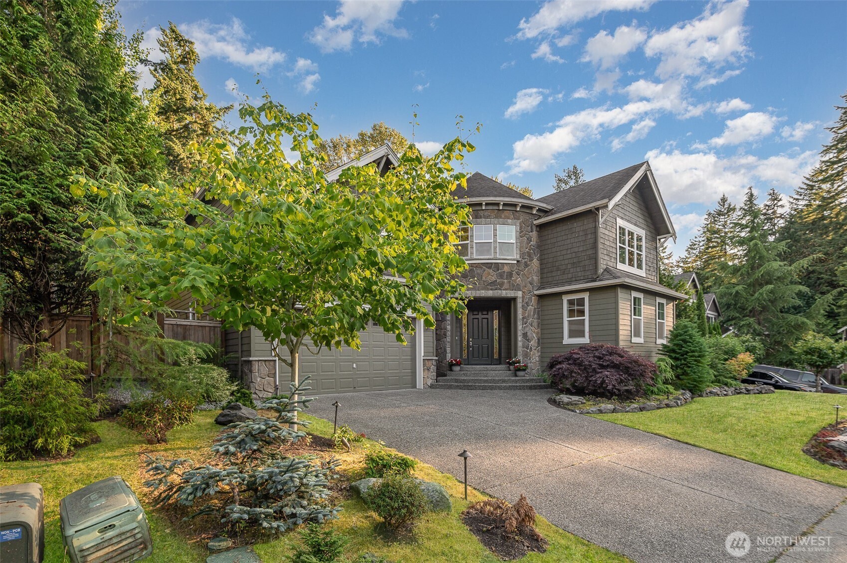 Property Photo: 8204 135th Place SE WA 98296
