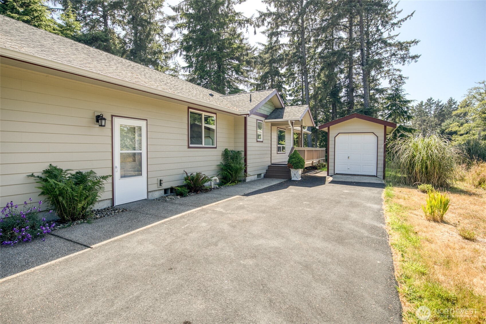 Property Photo:  173  Bass Avenue SE  WA 98569 