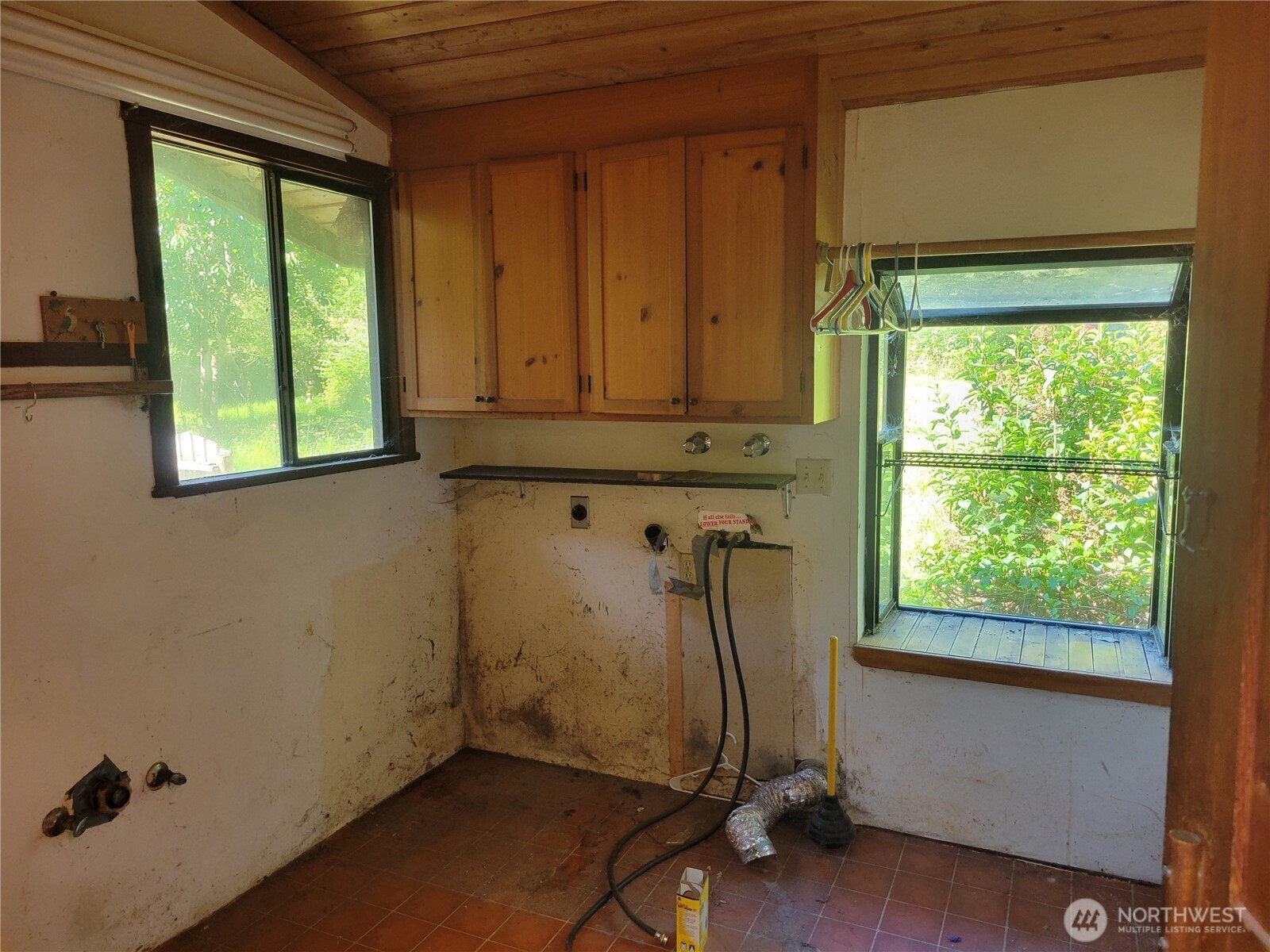 Property Photo:  605 E Skottowe Lane E  WA 98250 