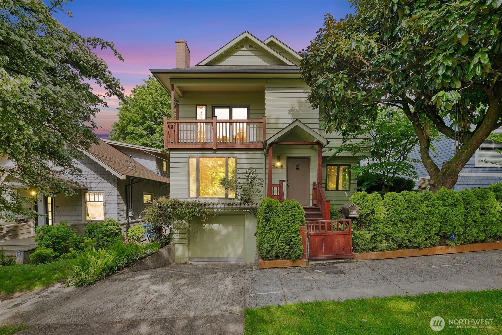 2418  Federal Avenue E  Seattle WA 98102 photo
