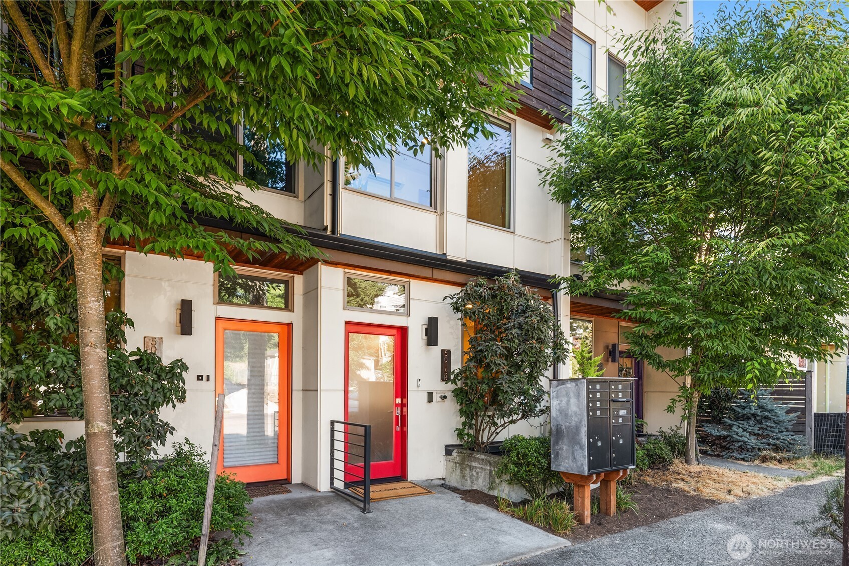 Property Photo: 5015 B Fauntleroy Way SW WA 98136