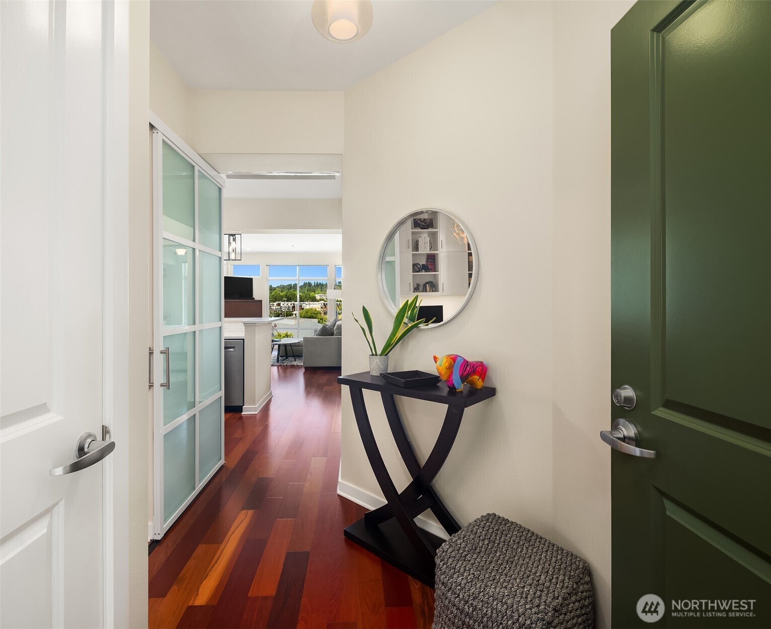 Property Photo: 211 Kirkland Avenue 504 WA 98033