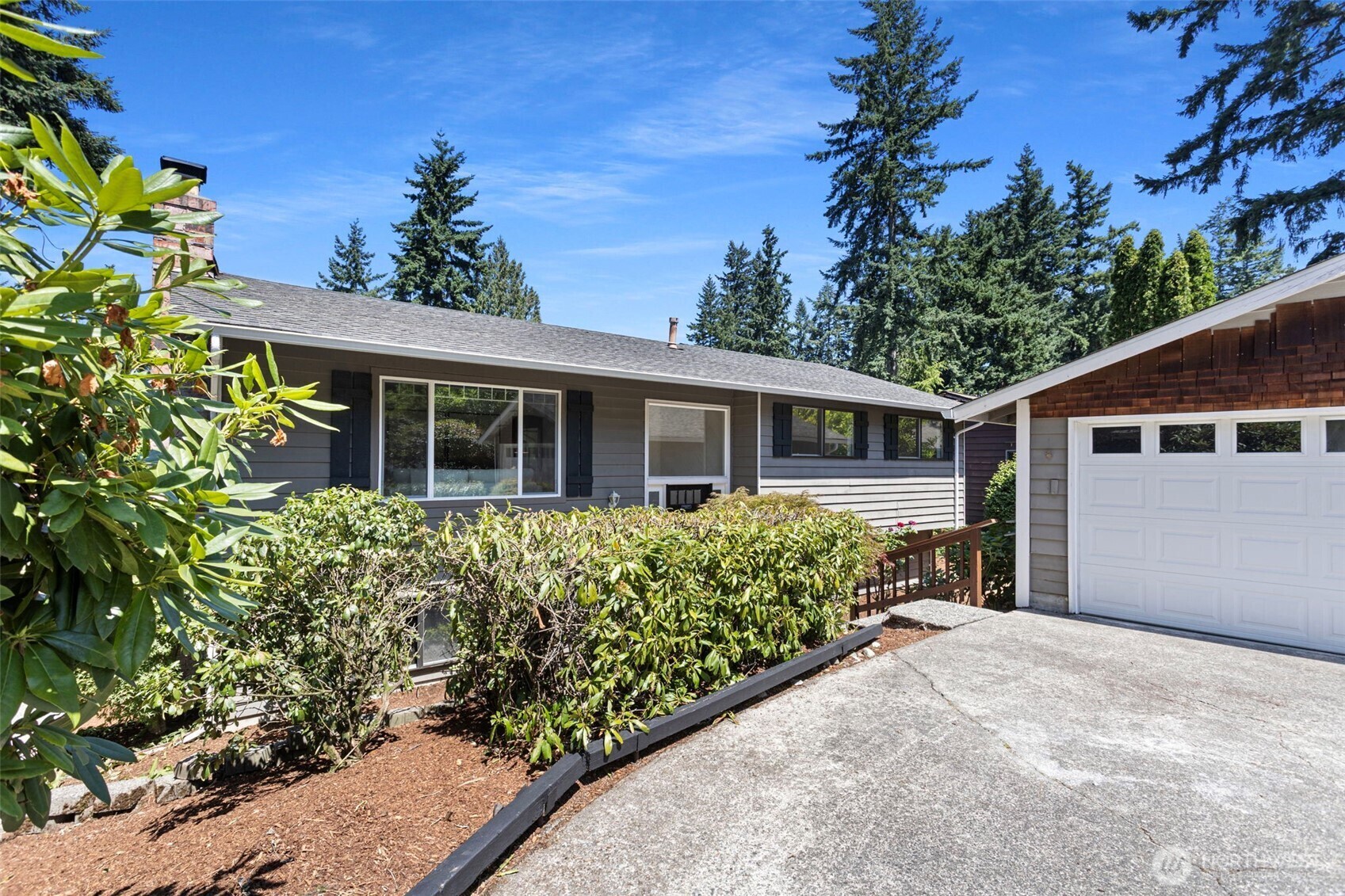 12218 NE 68th Place  Kirkland WA 98033 photo