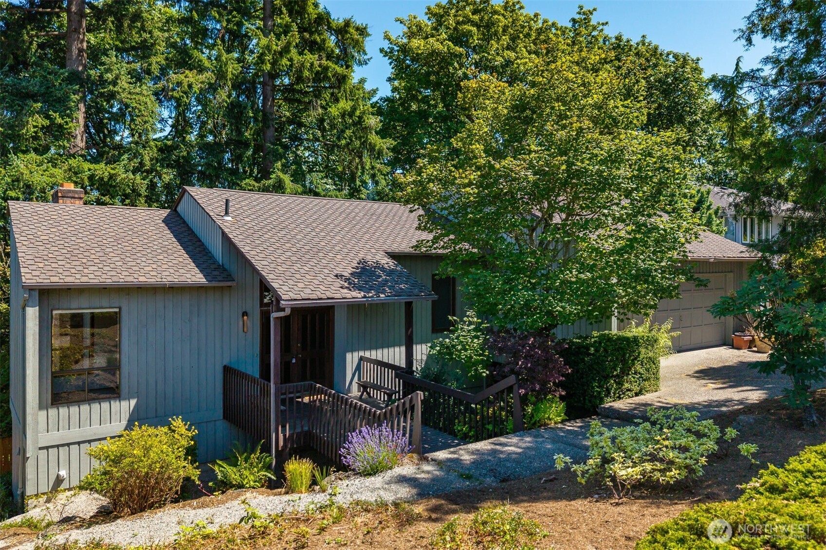 Property Photo:  4630  142nd Place SE  WA 98006 