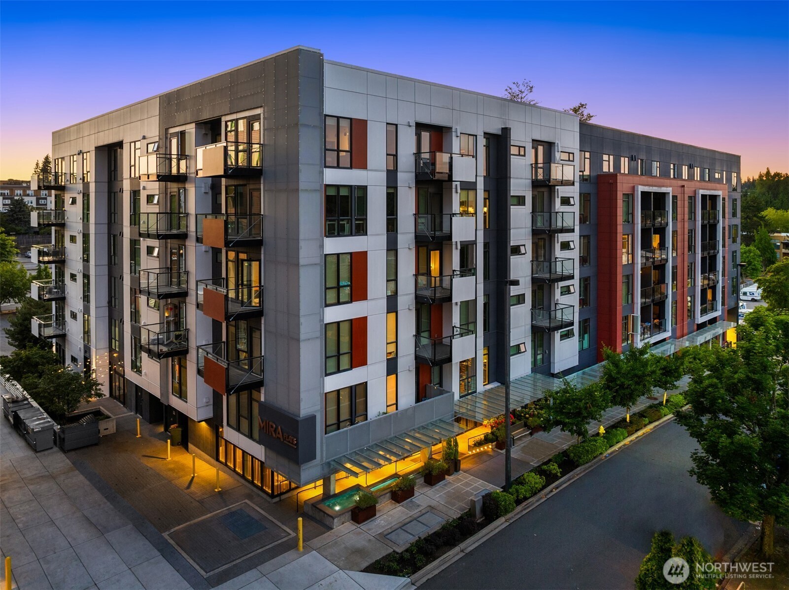Property Photo:  1085  103rd Avenue NE 401  WA 98004 