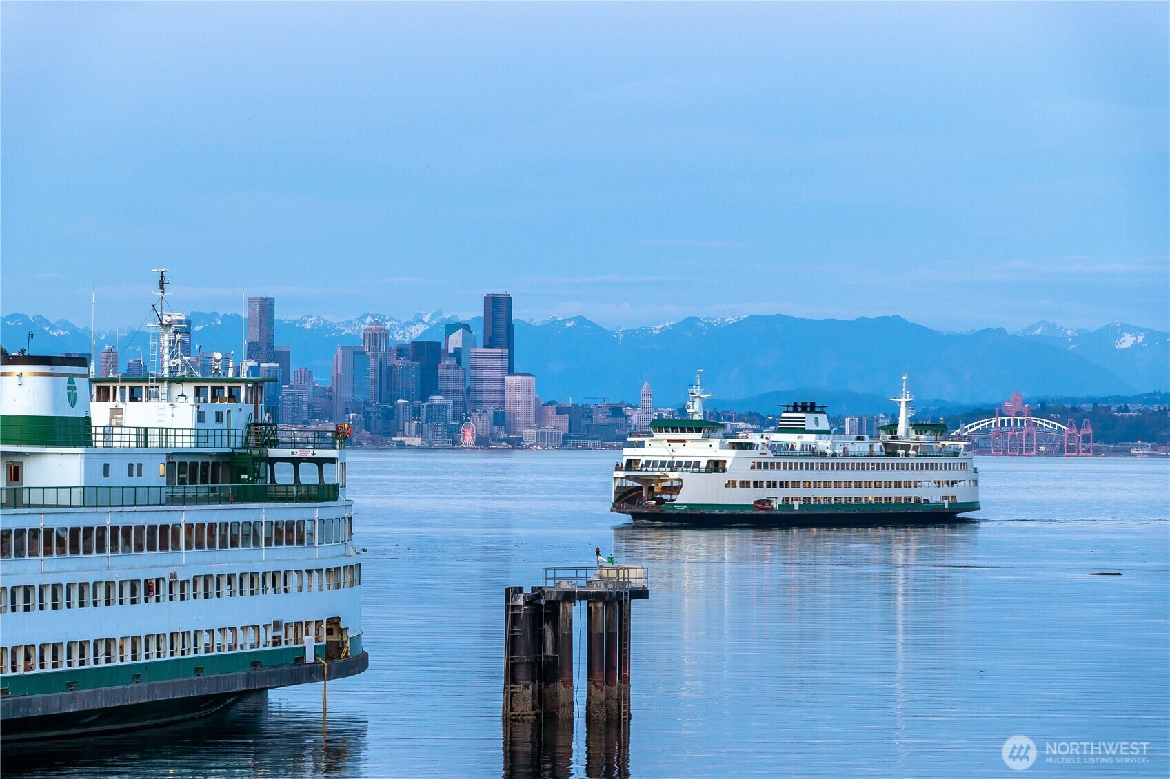 428  Harborview Drive NE 112  Bainbridge Island WA 98110 photo