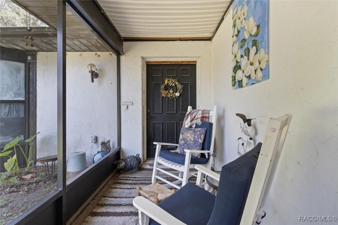 Property Photo: 6101 E Menlo Lane FL 34452