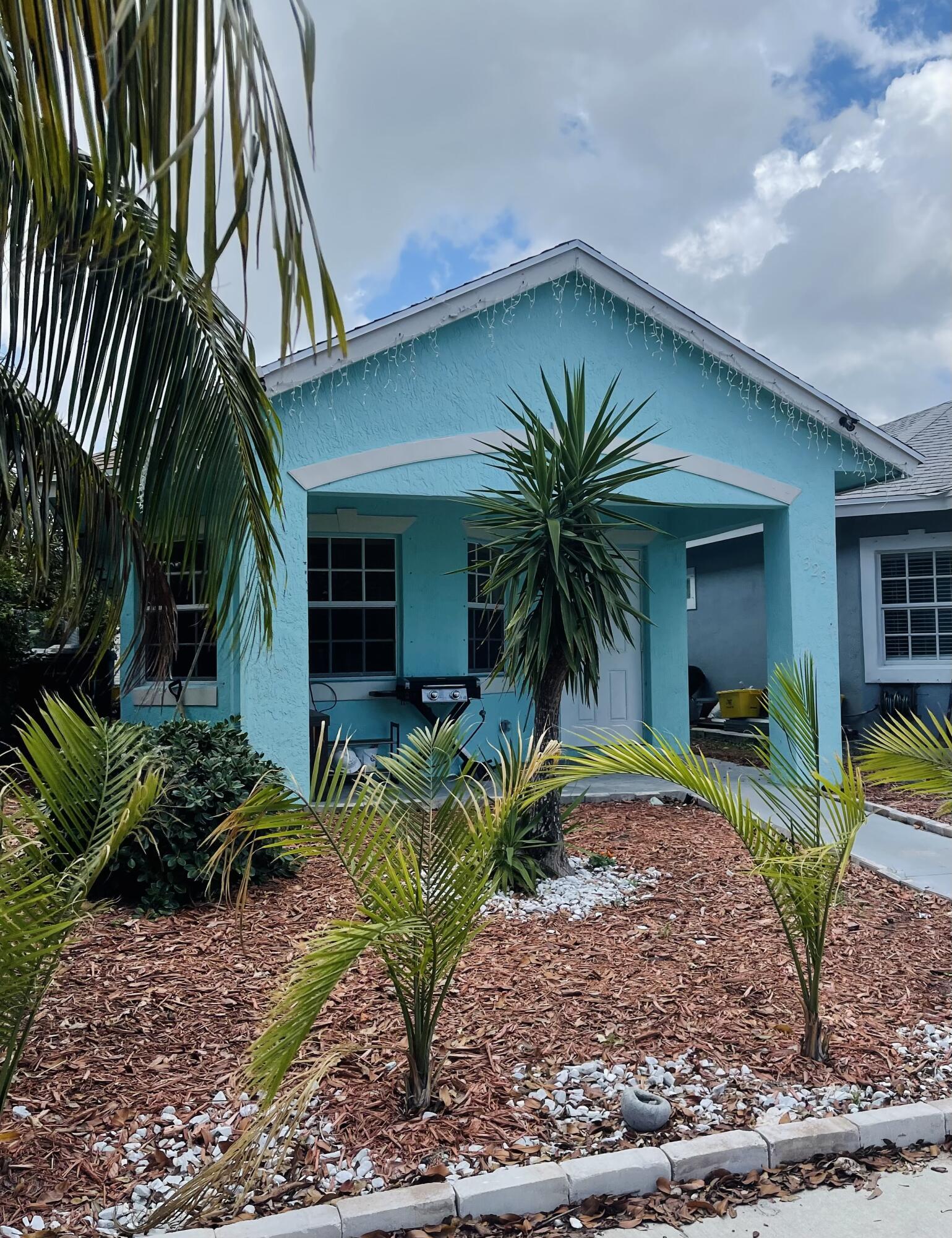 Property Photo: 323 S F Street FL 33460