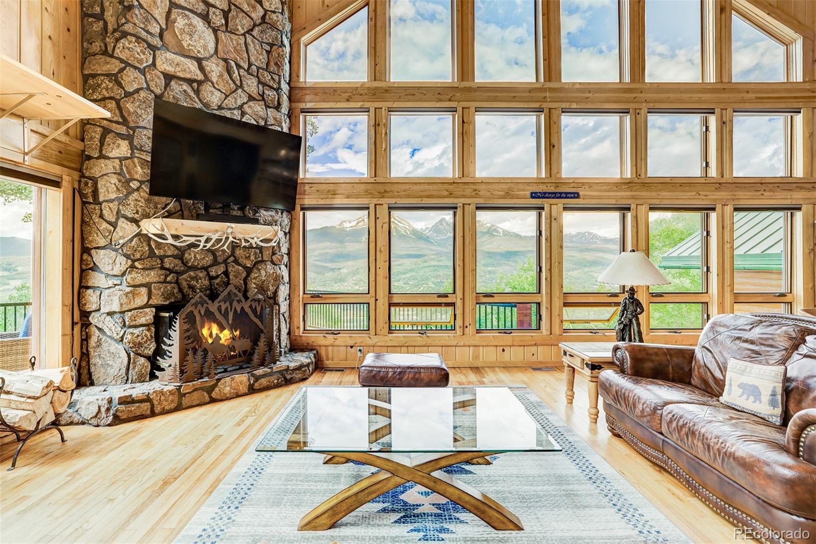 Property Photo:  801 Lakeview Circle  CO 80498 