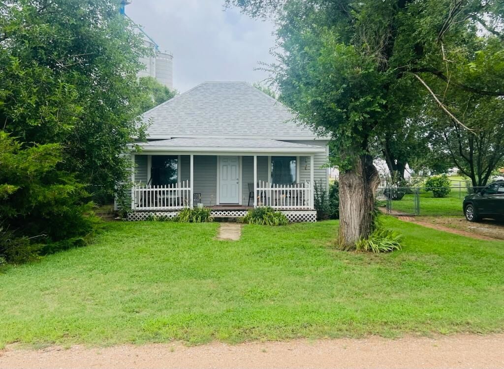 Property Photo:  8560 SE 2nd Ave  KS 67068-8312 