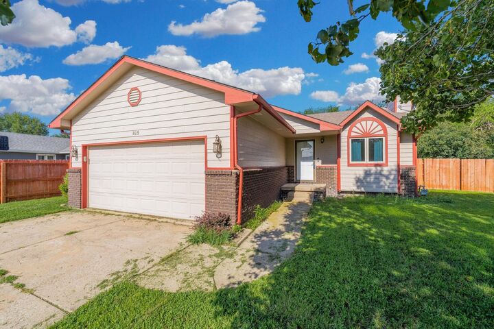 Property Photo: 815 N Meadow Rd KS 67147