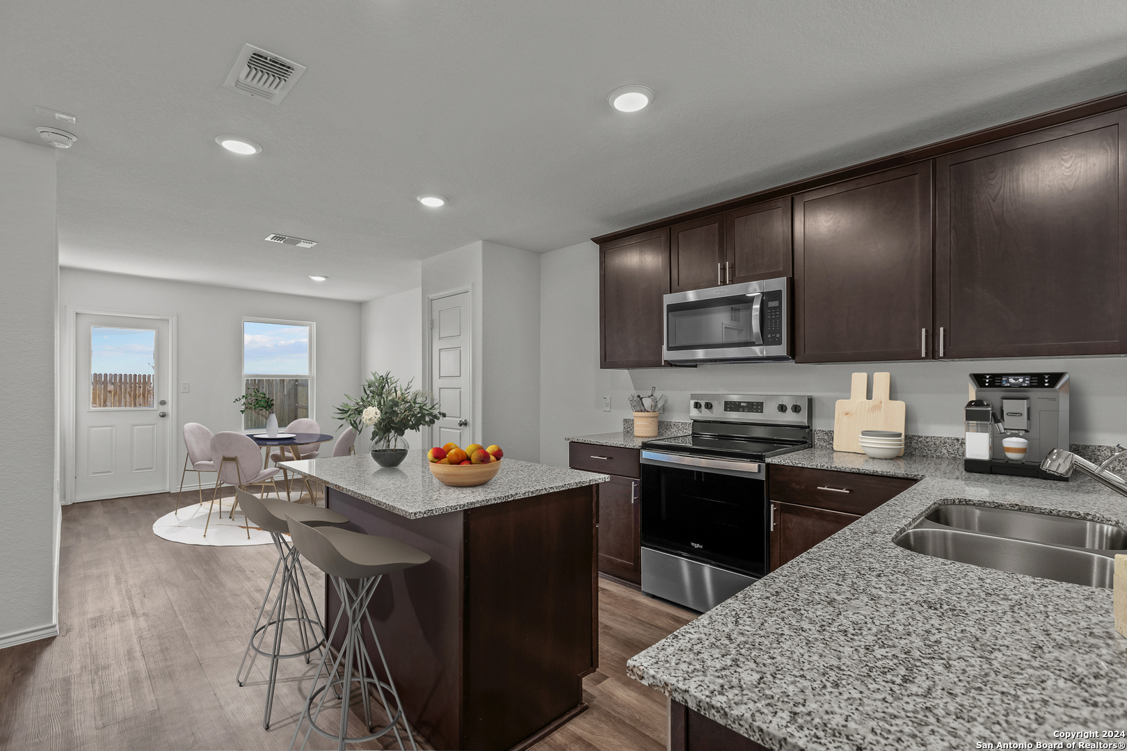 Property Photo: 911 Bluegrass Point TX 78130